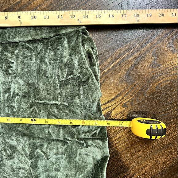 Majestic Filatures | Women's Velour Luxe Loungewear Set Olive Green Size 4 / L - Picture 11 of 14